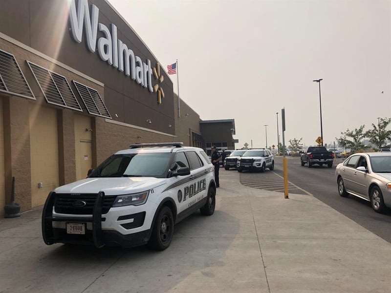 knife brought into walmart supercenter